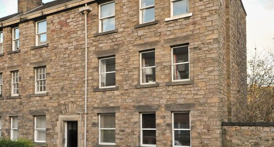 7543_Richmond Place-13 - Outside view of the property in Edinburgh City Centre rental