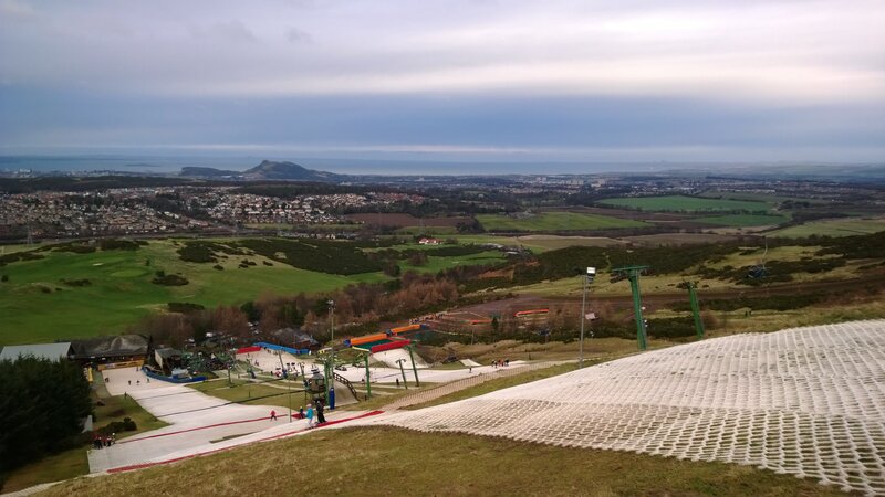 View to Edinburgh from Midlothian Snowsports Centre (© Craig Murphy on Wikipedia) View to Edinburgh from Midlothian Snowsports Centre (© Craig Murphy on Wikipedia)