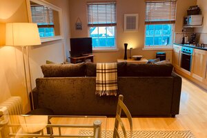 Webstersland 3 - Cozy, open plan living room, dining area and kitchen of Edinburgh holiday home.