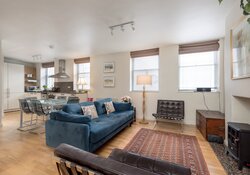 Cosy Lounge with High Speed Internet