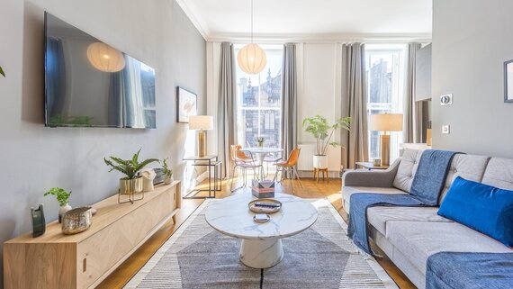 b12f10d2-049a-487b-9b67-aee100e4182a - Amazing open plan living room