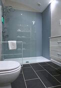 Modern Bathroom – Edinburgh Holiday Apartment