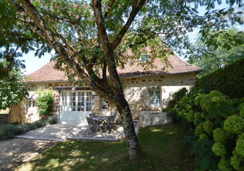 Family friendly holiday rental with private garden and pool