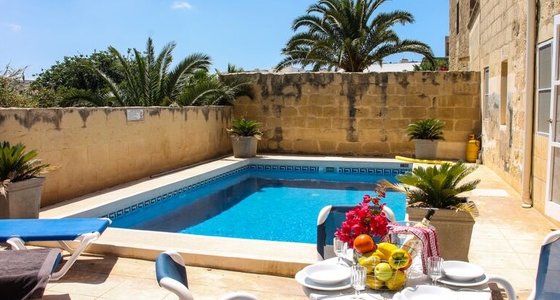 Villa in Gozo with a private pool - Private pool with a view and table