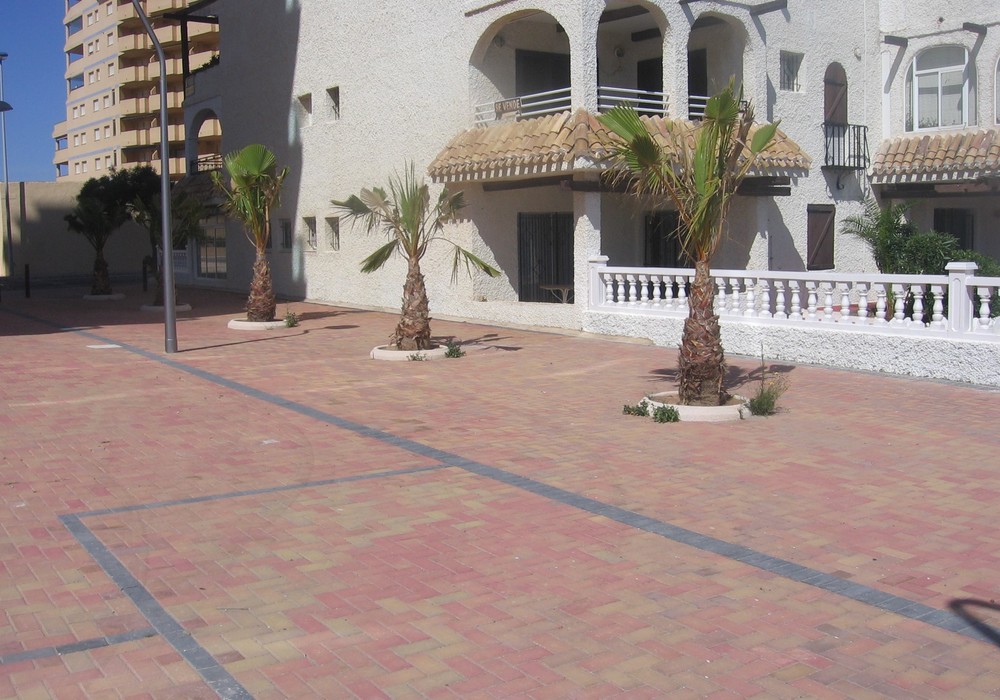 APARTMENT PARIASO SOL LA MANGA STRIP SPAIN AZEEKY HOLIDAYS LTD