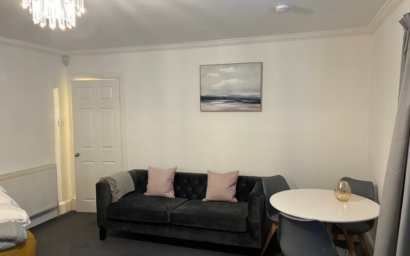 Comfortable Living space, dining and seating area ,smart TV and super fast wifi
