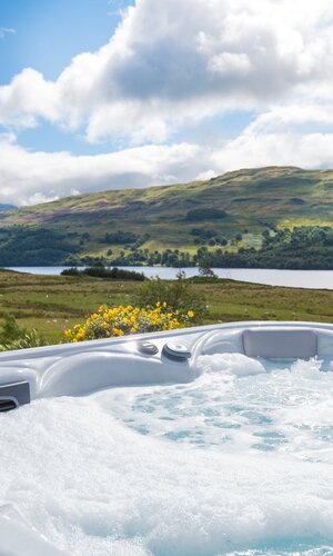 Cottages with hot tub