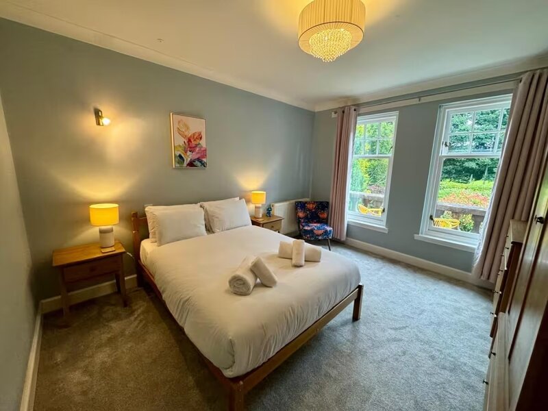 Double Bedroom in a Corporate Housing3 2