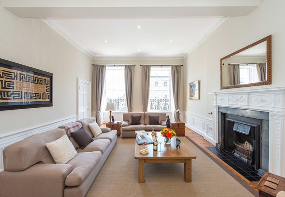 Living Room - Huge living room (© The Edinburgh Address)
