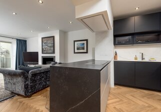 Open-plan living room/kitchen