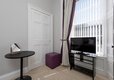 Queen Bedroom in a Group-friendly Let