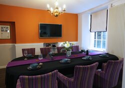 Open Plan Dining Space – Perfect for Groups