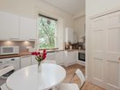 Hart Street No.2 4 - Contemporary kitchen with family dining table and fresh flowers