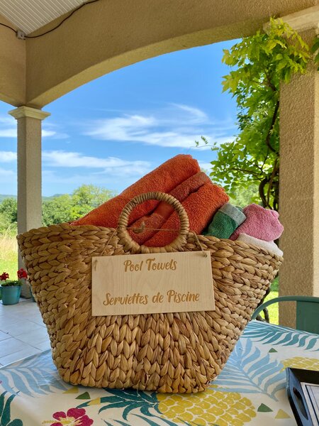 Villa de vacances avec piscine privée, Dordogne France. A proximité de Hautefort, Montignac et Grottes de Lascaux.