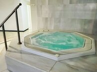 R105 Jacuzzi 24.01 (002)