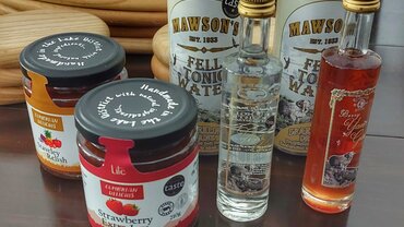 Jam, gin and tonic - Welcome gifts. Local products, such locally baked bread, artisanal jam, or craft beer from a nearby brewery can make all the difference in your self-catering property.