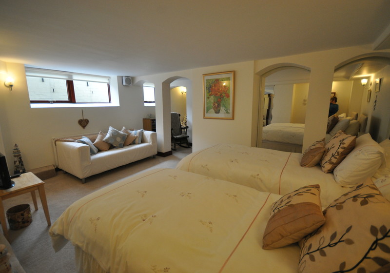 Harmony Undercroft, 2 bedroom self catering holiday property in North Berwick - Welcome to Harmony Undercroft! (© Coast Properties) Harmony Undercroft, 2 bedroom self catering holiday property in North Berwick - Welcome to Harmony Undercroft! (© Coast Properties)