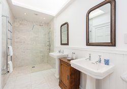 Master En-Suite Bathroom in a Corporate Let