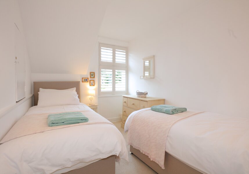 Primrose Cottage - twin bedroom