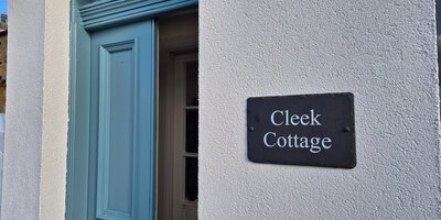 Cleek Cottage - Front door (© Elie Getaways)