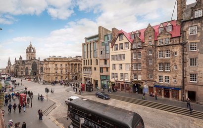 LadystairsCl-28 - View from the window of the ESC Ladystairs 2 apartment looking down the Royal Mile