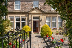 Pointgarry - Front entrance of stunning Victorian Villa in North Berwick.