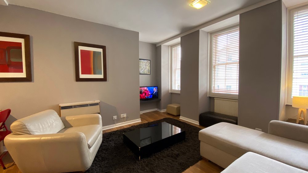 Fleshmarket Close Lounge - 1 Bedroom Edinburgh holiday apartment