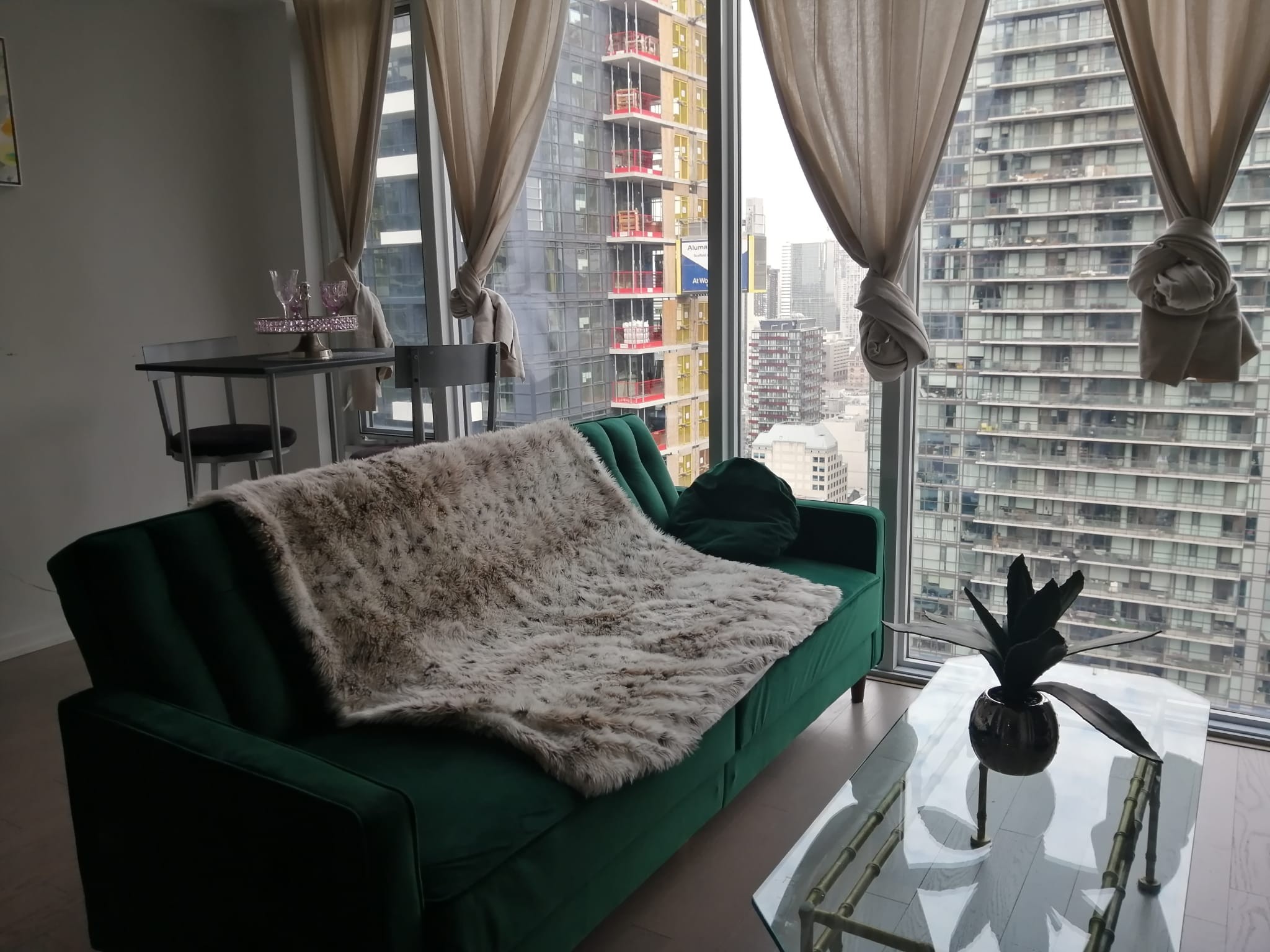 Luxury 1 Bedroom Condo Ultra Central Downtown Toronto