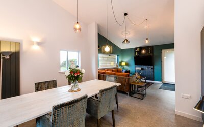 telfer dining - Beautiful dining area with room to spare