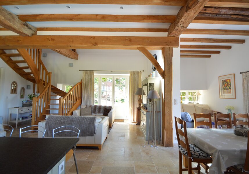 Kitchen dining area