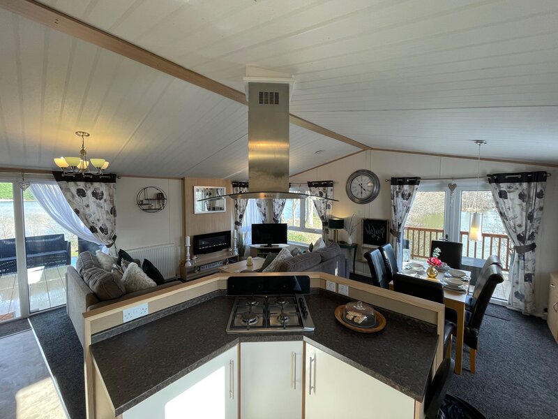 094E8F70-D798-4235-92C7-C826F7289E75