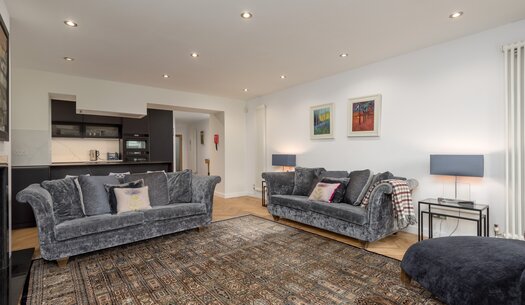 Living Room - Stunning open-plan living room/kitchen of Edinburgh self catering accomodation.