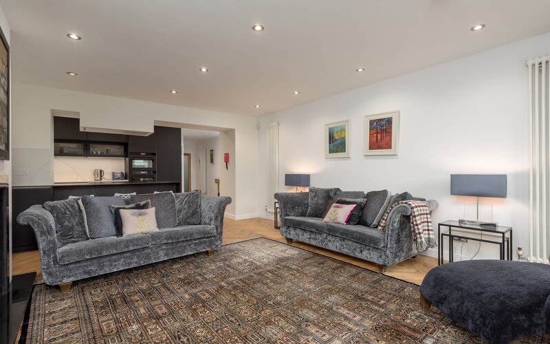 Living Room - Stunning open-plan living room/kitchen of Edinburgh self catering accomodation.