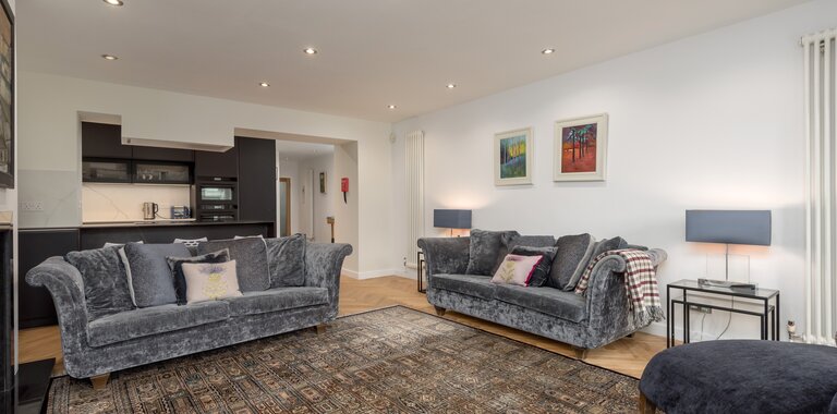 Living Room - Stunning open-plan living room/kitchen of Edinburgh self catering accomodation.