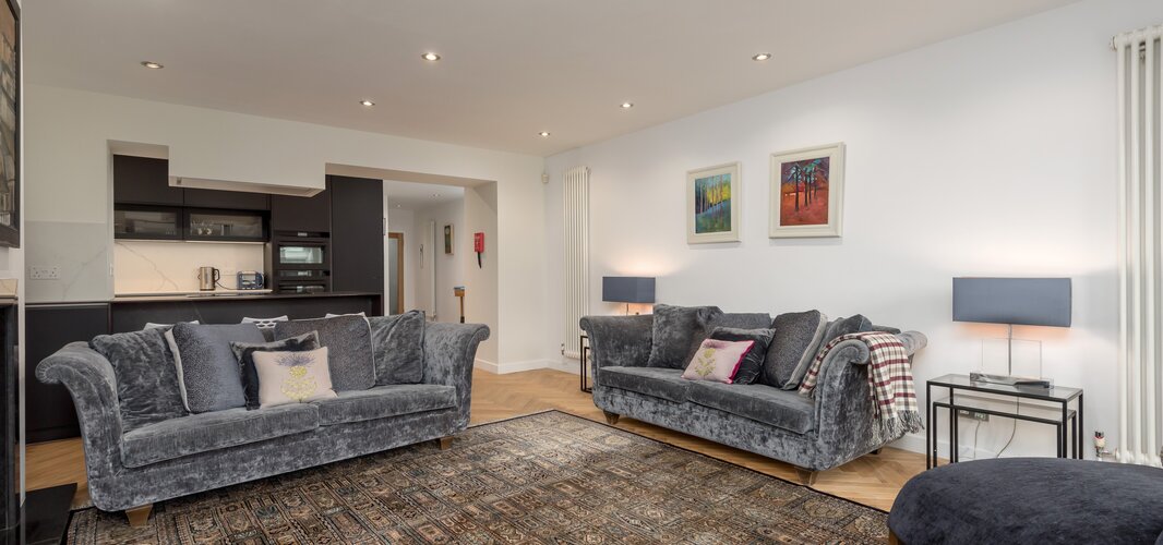 Living Room - Stunning open-plan living room/kitchen of Edinburgh self catering accomodation.