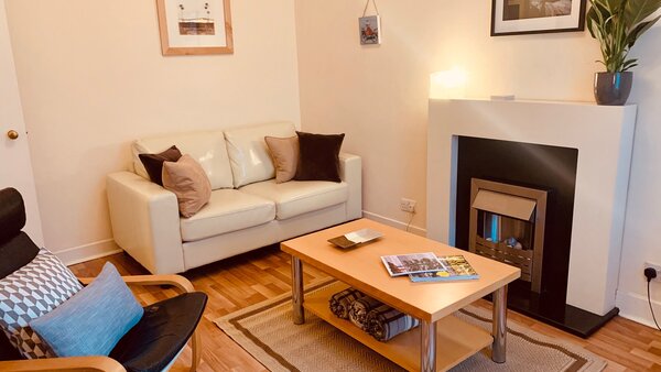St Mary's Street 1 - Stylish, chic living room Edinburgh Old town holiday apartment.
