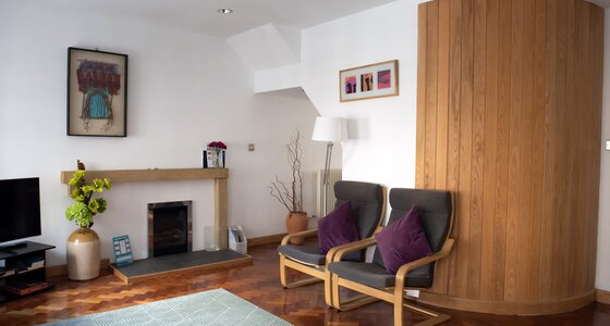 Riddles0001 - Open plan living space with parquet floors in luxury Edinburgh holiday let