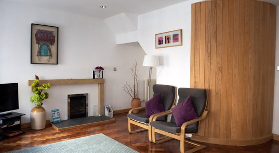 Riddles0001 - Open plan living space with parquet floors in luxury Edinburgh holiday let