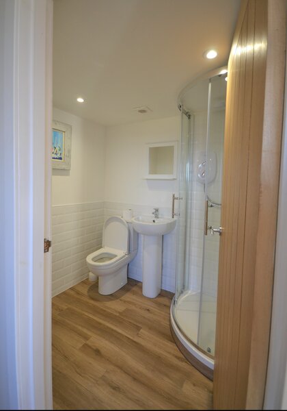 Ensuite to the master bedroom