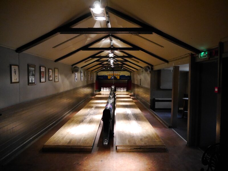 Skittles alley at the Sheep Heid Inn - Skittles alley at the Sheep Heid Inn, Edinburgh (© Edwardx on Wikipedia)