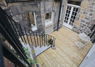 Queen Street Courtyard