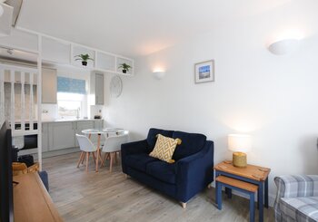 Smugglers Cove - Bright and airy open plan living room/kitchen/dining area in North Berwick.