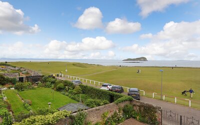 Pointgarry - View to golf course and Craigleith.