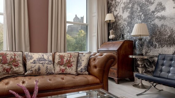 Edinburgh Castle Suite - Discover what to pack for Edinburgh in every season, from comfortable shoes and waterproof layers to what to wear for the Fringe and city breaks.