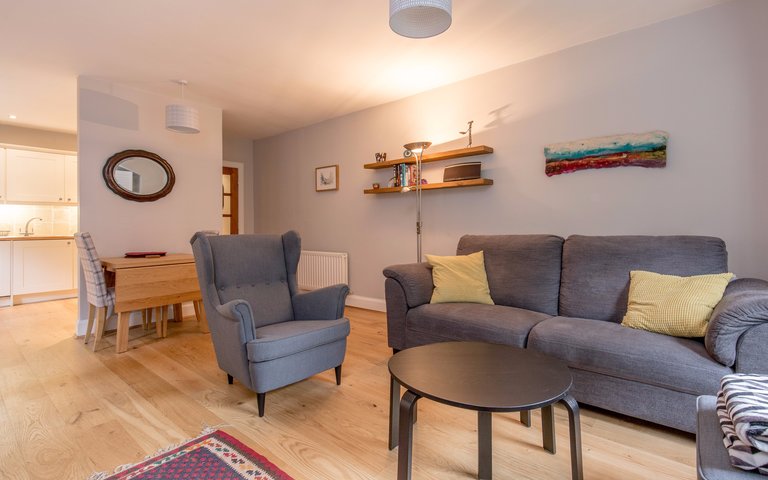 37278_Dean_Path_3 - Contemporary open plan living room and kitchen in family Edinburgh holiday let 37278_Dean_Path_3 - Contemporary open plan living room and kitchen in family Edinburgh holiday let