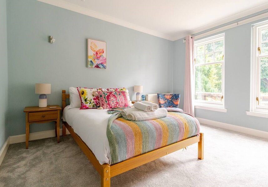 Cosy Double Bedroom in a Rural Break