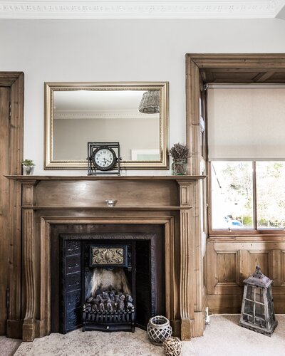GILLIAN THE NEUK 23.04.26-19 - Welcoming family living space with feature fireplace and soft furnishings in East Lothian self-catering accommodation.