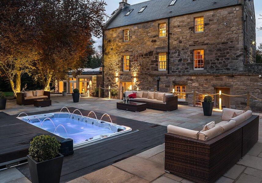 The Old Millhouse - Swimspa jacuzzi