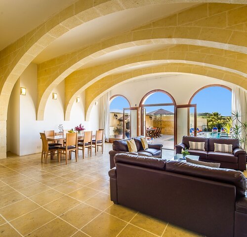 Full Lounge Full Lounge