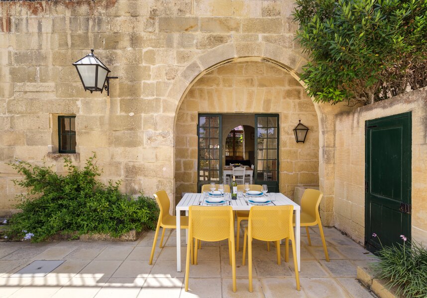 Dar tas-Soru outside dining area